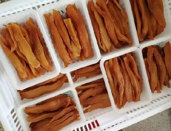 Сладкий картофель, приготовленный традиционным способом на пару